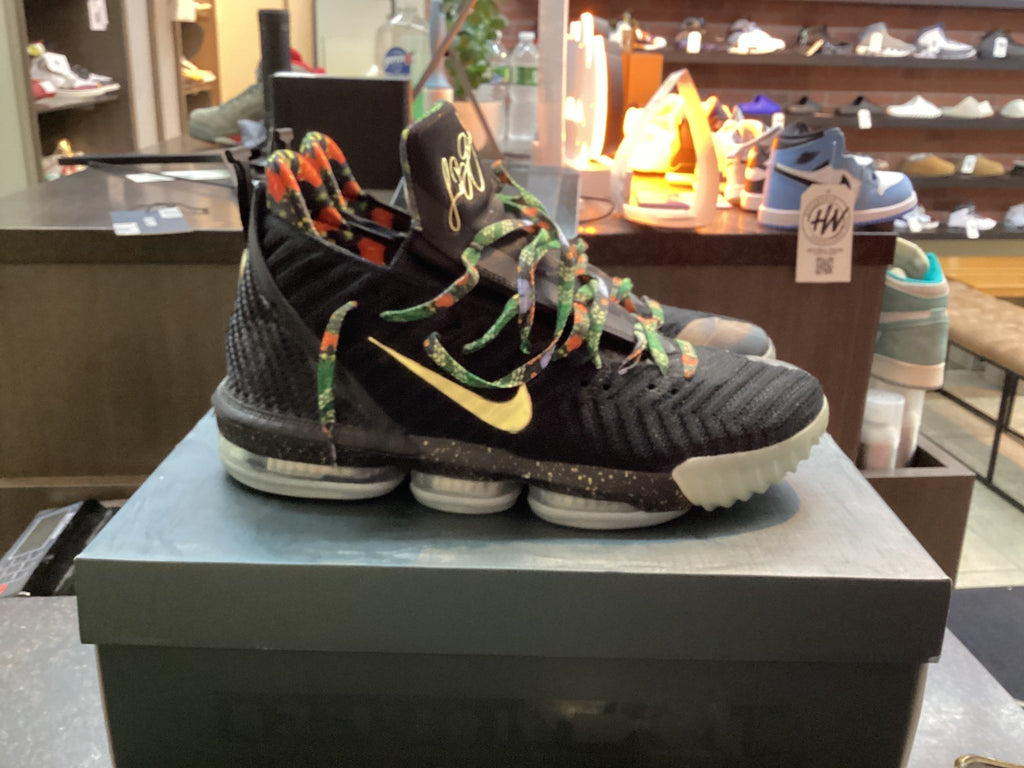 LeBron 16 “Watch the throne” Size 13 Preowned - Hype World