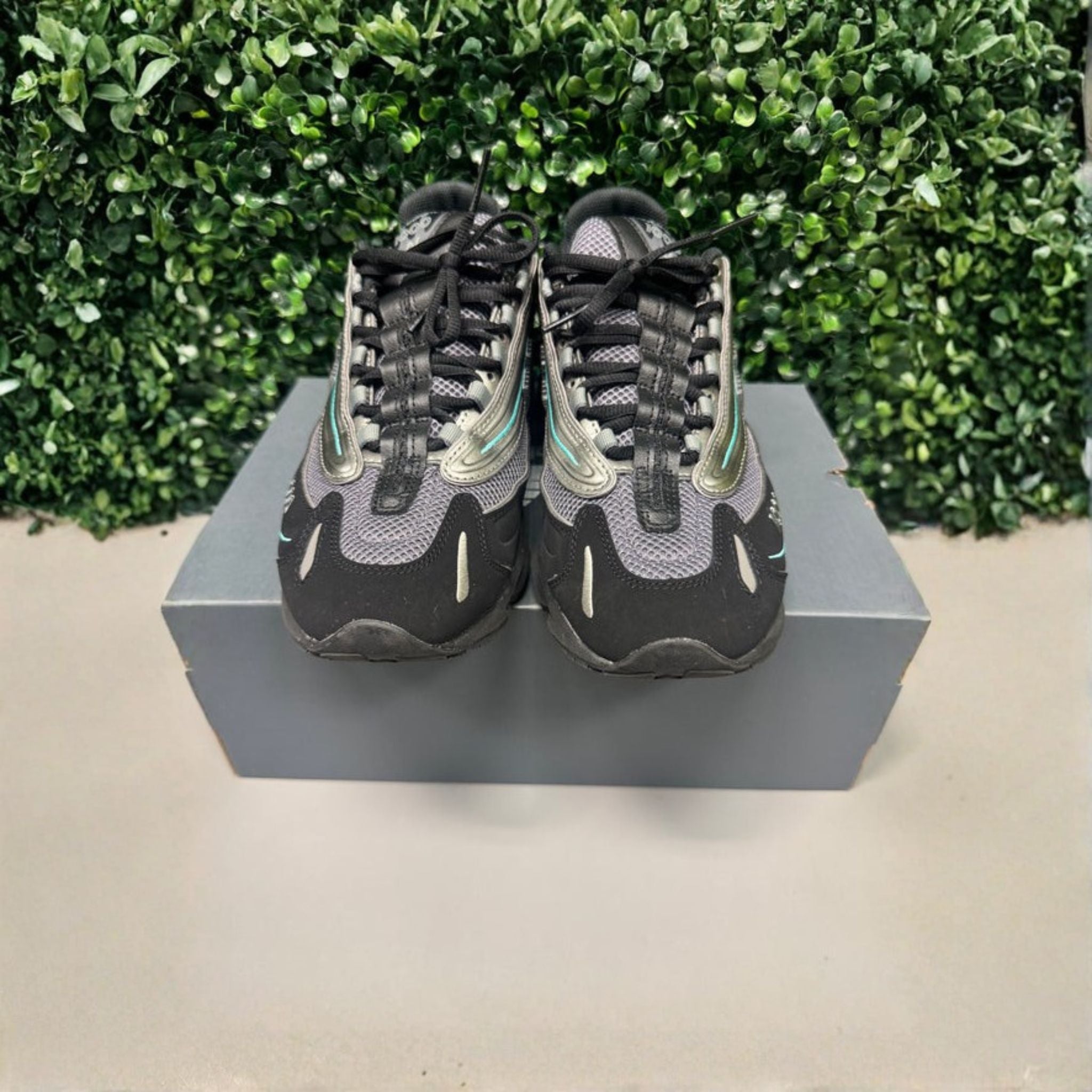 New Balance 1000 "Black Teal" Size 10 Preonwed - Hype World
