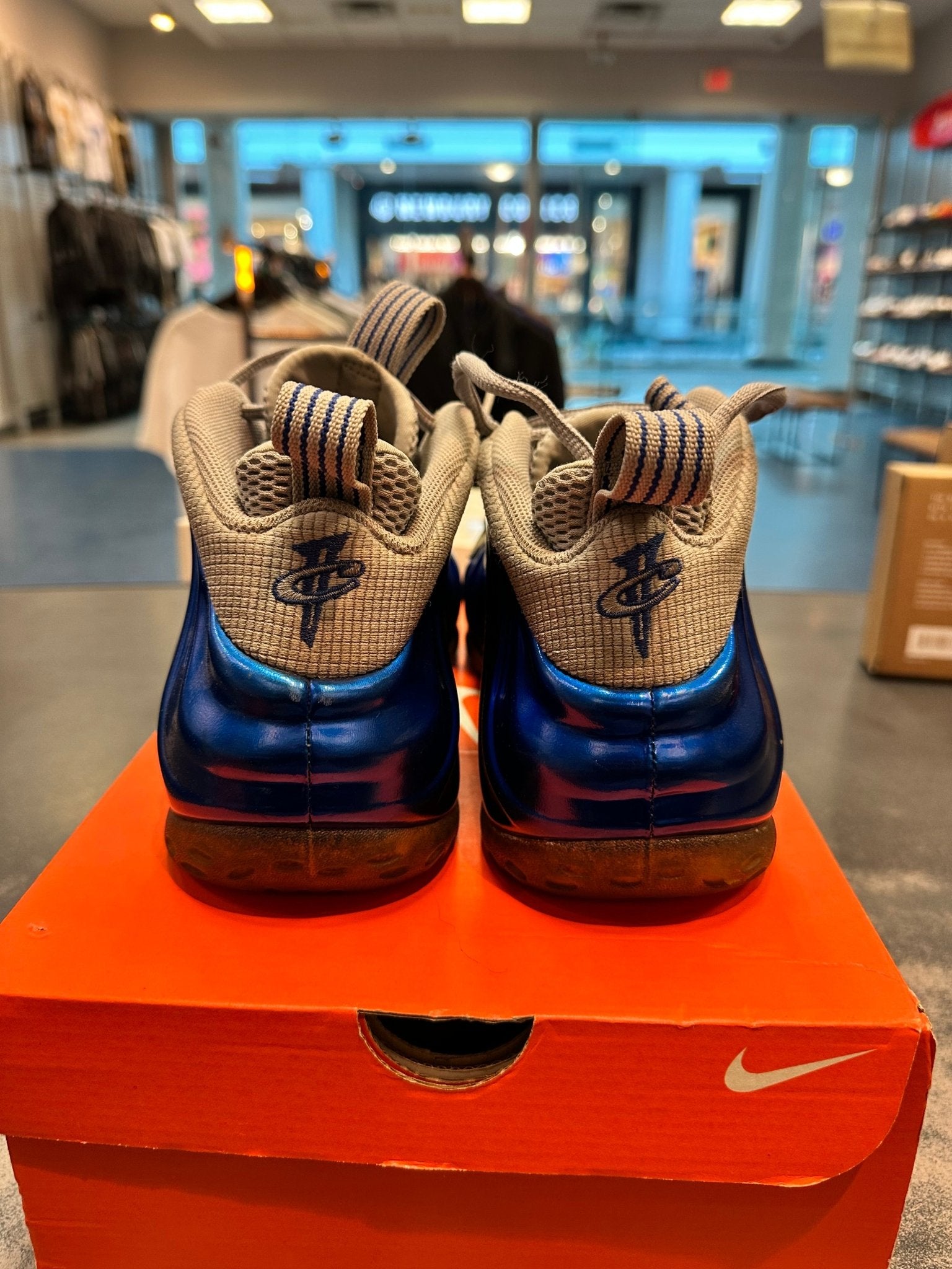 Nike Air Foamposite One "Sports Royal" Size 8.5 Preowned - Hype World