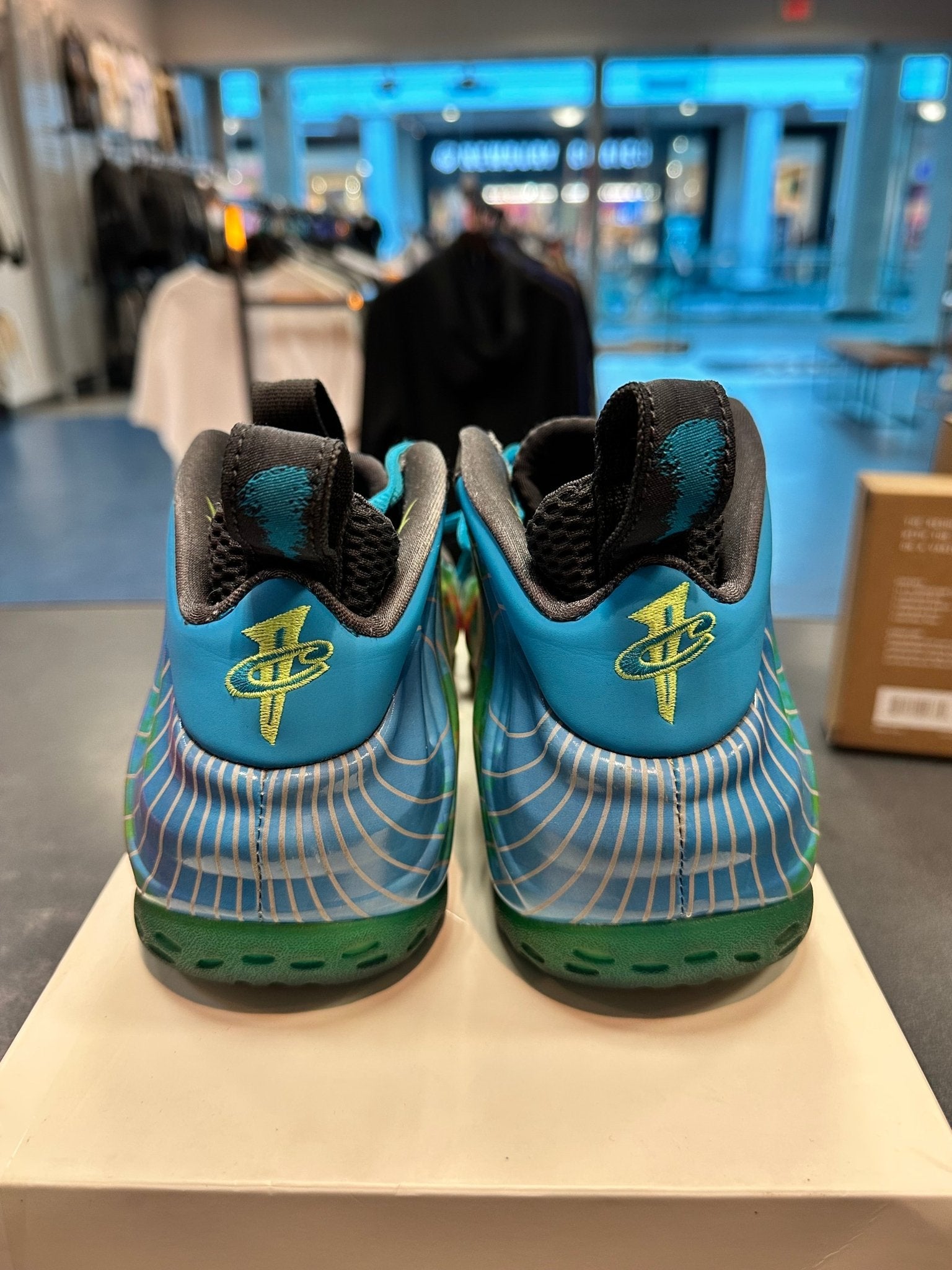 Nike Air Foamposite One "Weatherman" Size 7.5 Preowned - Hype World