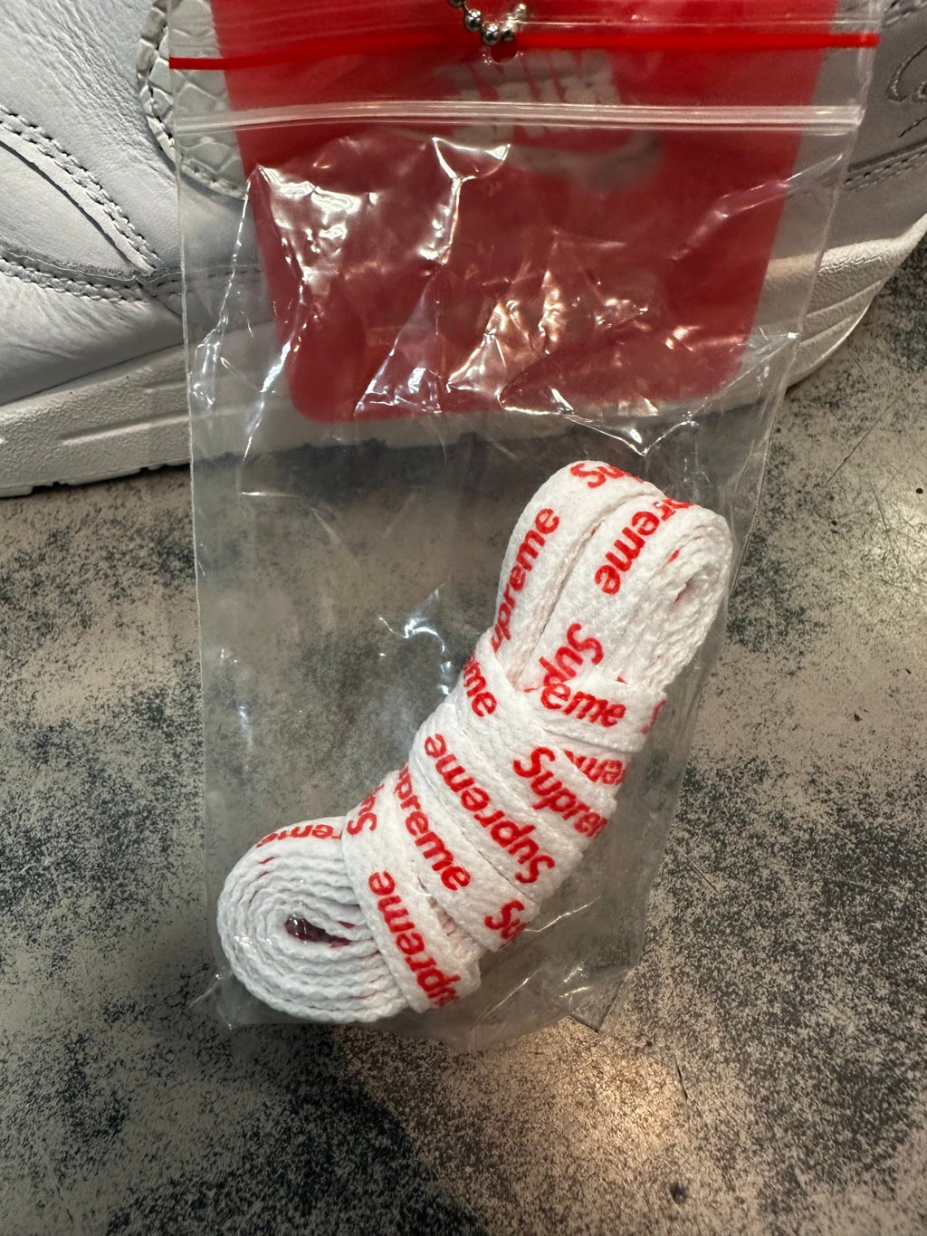 Nike Air Max 1 '87 SP Supreme Triple White Size 9 Preowned - Hype World
