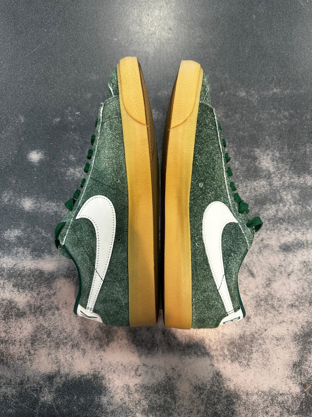 Nike Blazer Low "Devin Booker Chevrolet Team Dark Green" Preowned Size 9.5 - Hype World