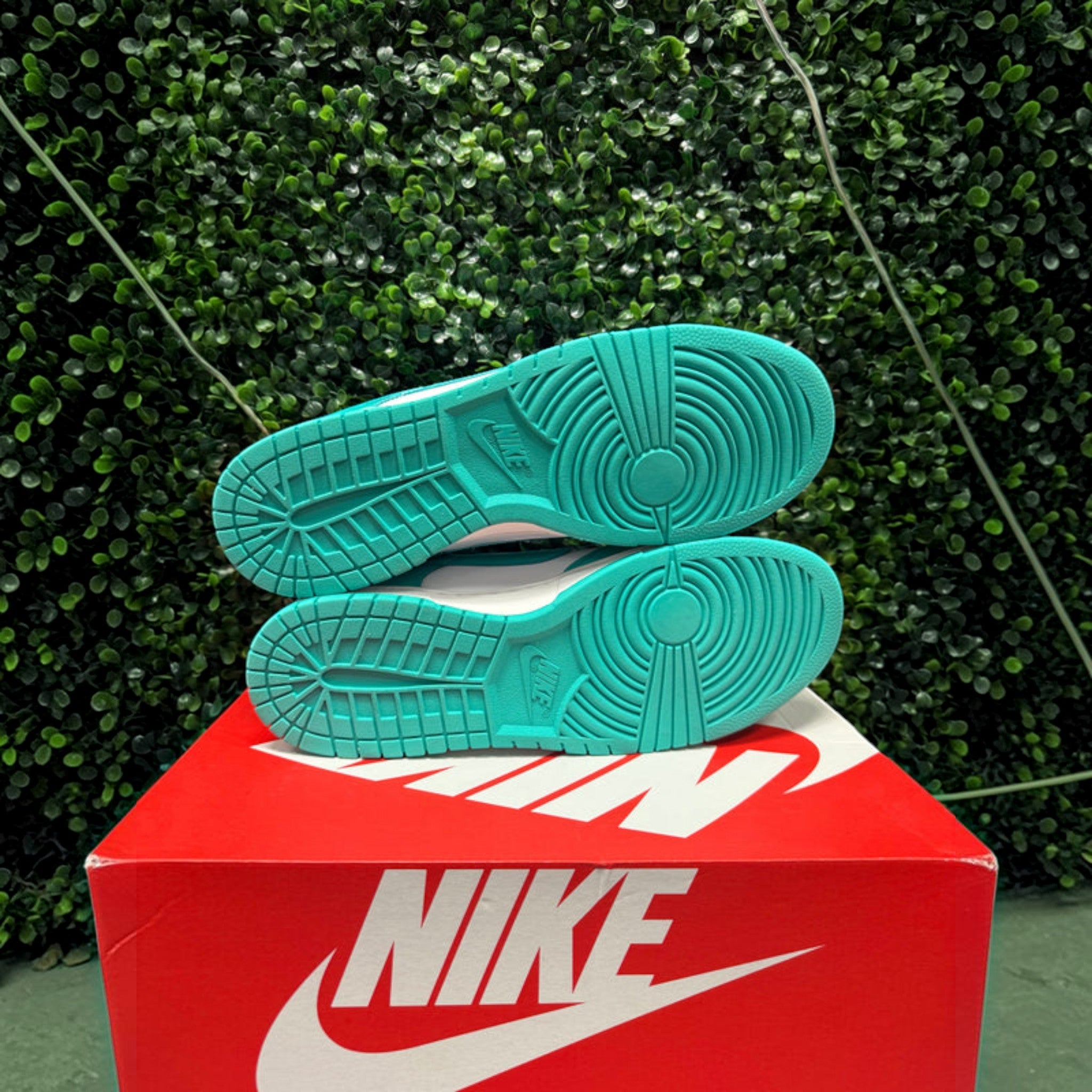 Nike Dunk Low “Clear Jade" Size 13 Preowned - Hype World
