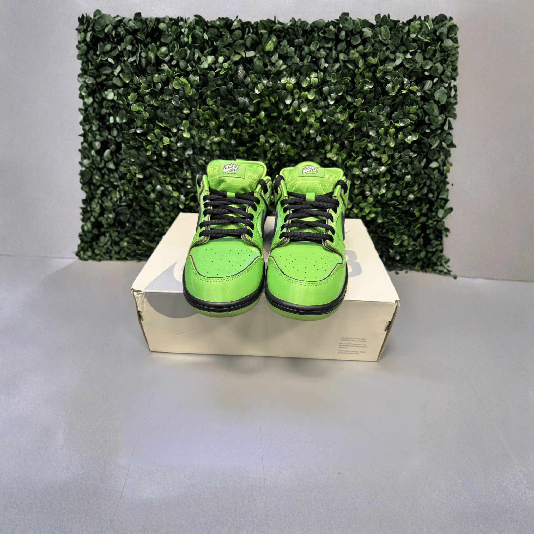 Nike Dunk Low SB Power Puff "Buttercup" Size 9.5 Preowned - Hype World