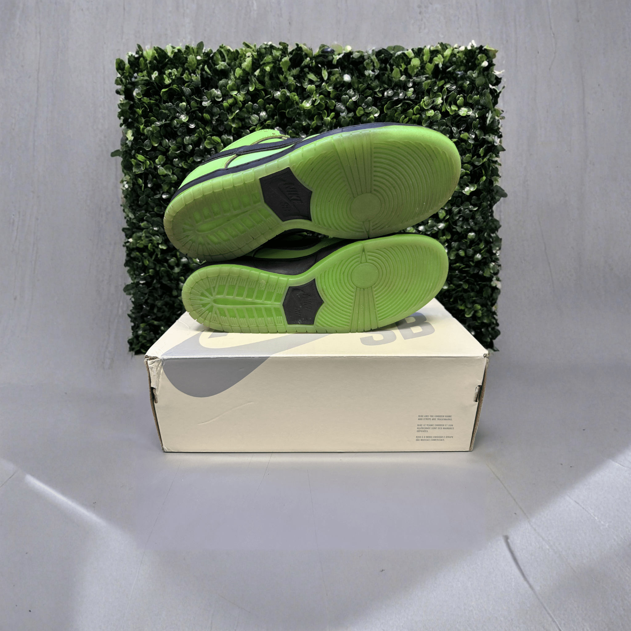 Nike Dunk Low SB Power Puff "Buttercup" Size 9.5 Preowned - Hype World