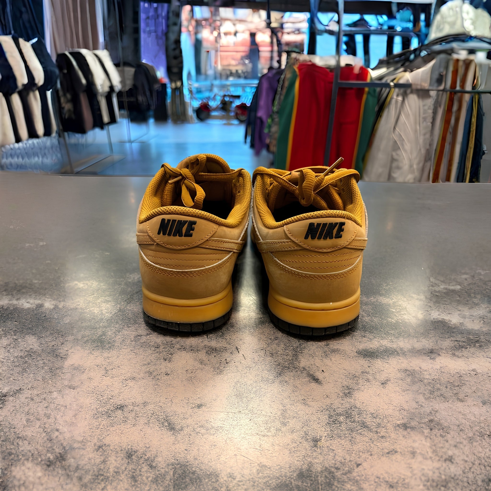 Nike Dunk Low SE "Wheat Gum" Preowned Size 8.5 No Box - Hype World