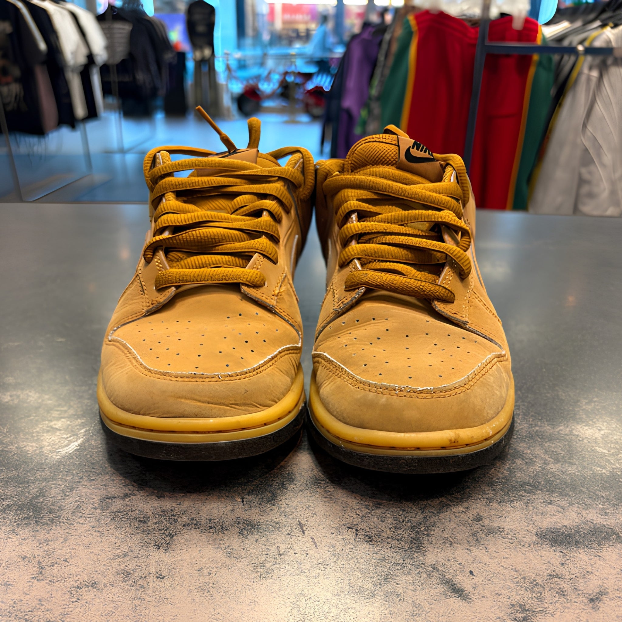 Nike Dunk Low SE "Wheat Gum" Preowned Size 8.5 No Box - Hype World
