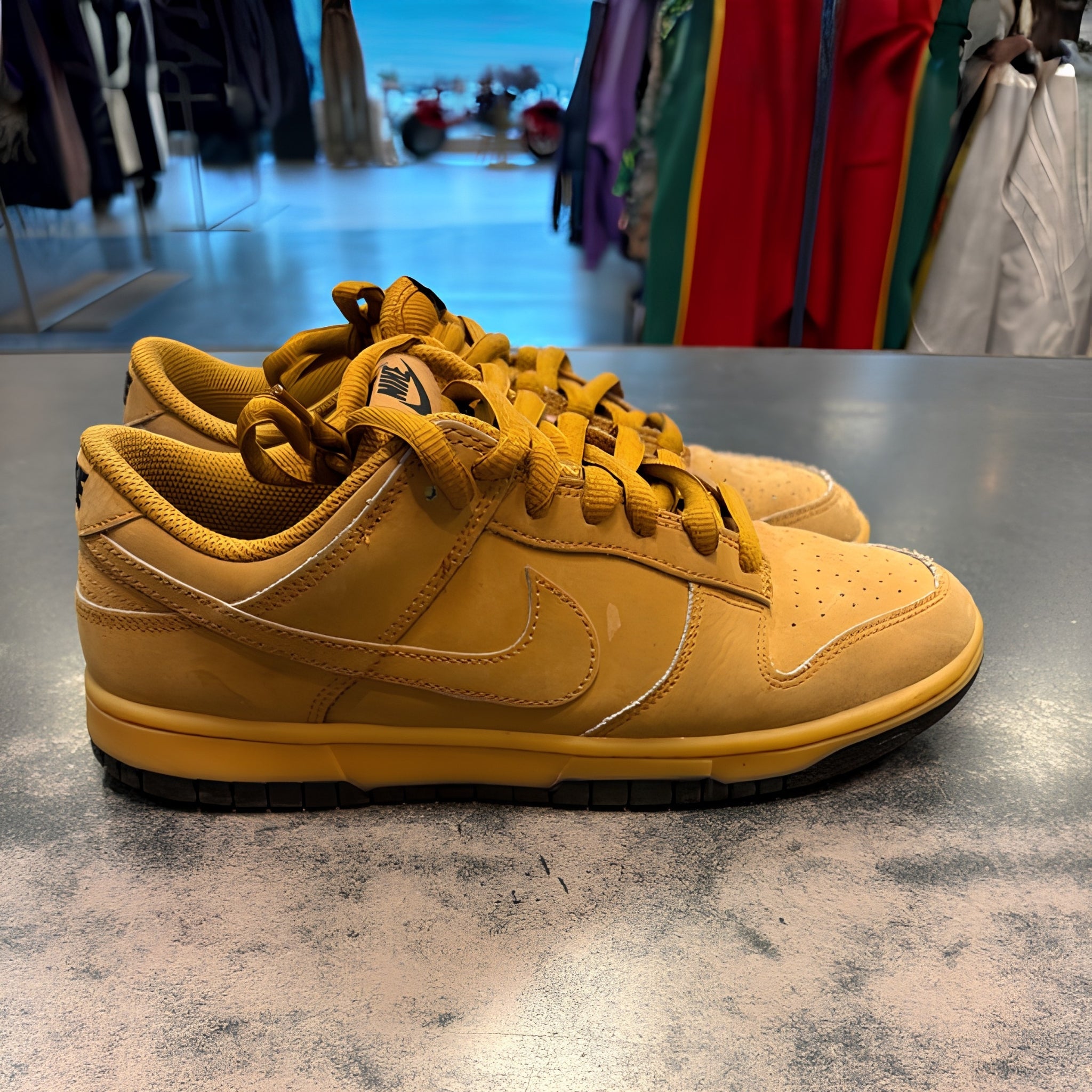 Nike Dunk Low SE "Wheat Gum" Preowned Size 8.5 No Box - Hype World