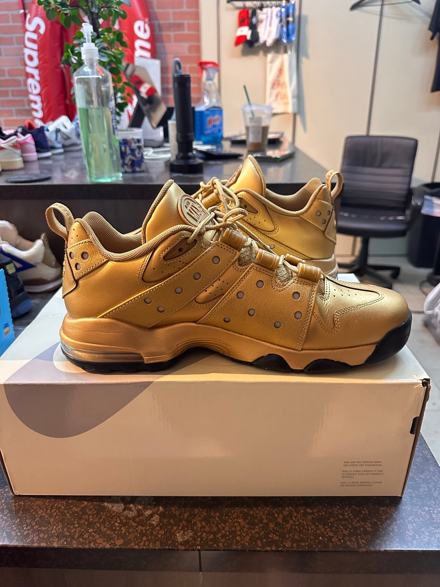 Nike SB Air Max 2 CB 94 Low (Supreme Metallic Gold) Preowned - Hype World