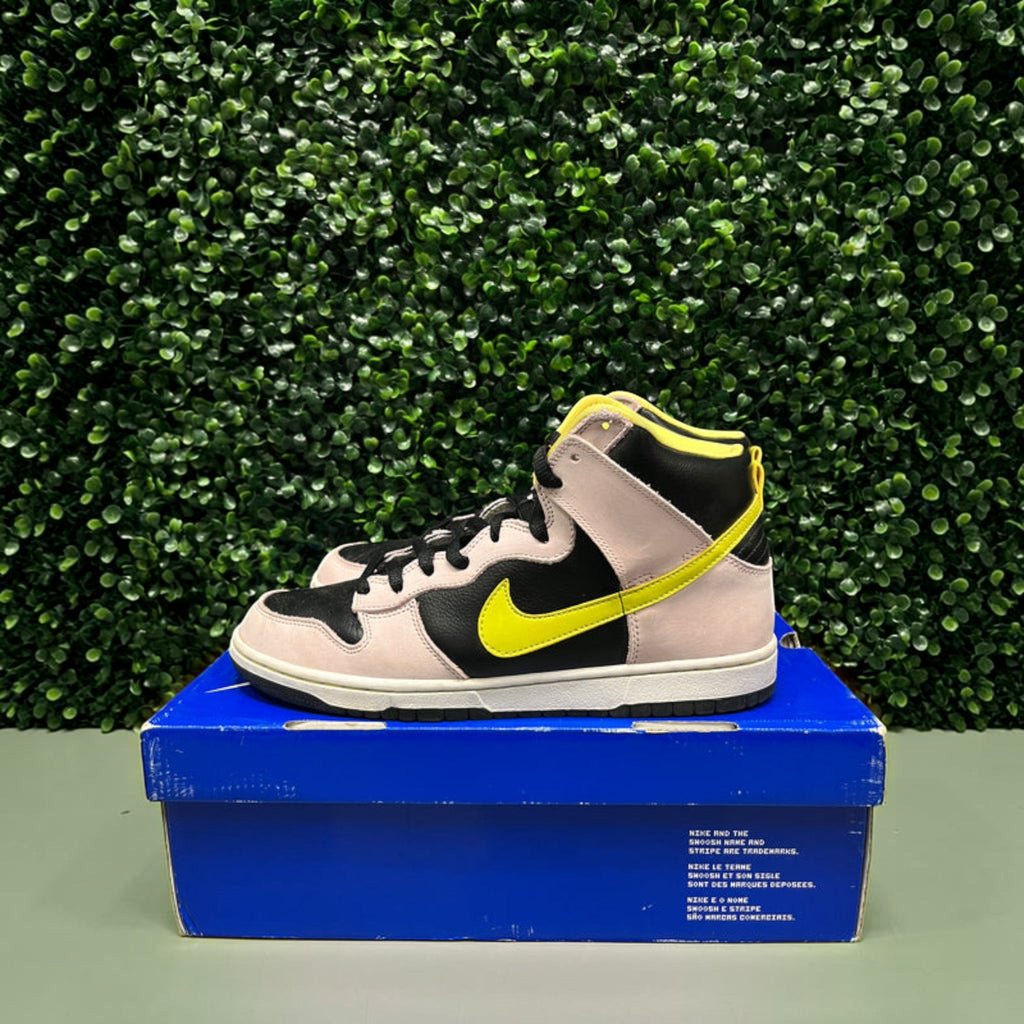 Nike SB Dunk High "Miss Piggy" Size 10.5 Preowned - Hype World