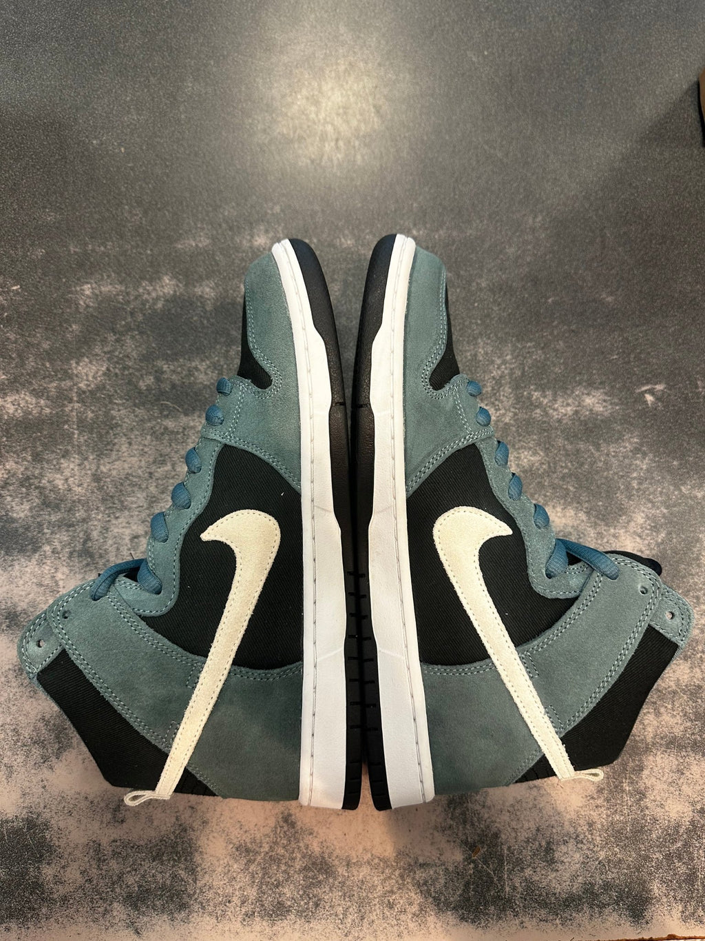 Nike SB Dunk High Pro "Mineral Slate Suede" Preowned Size 9.5 - Hype World