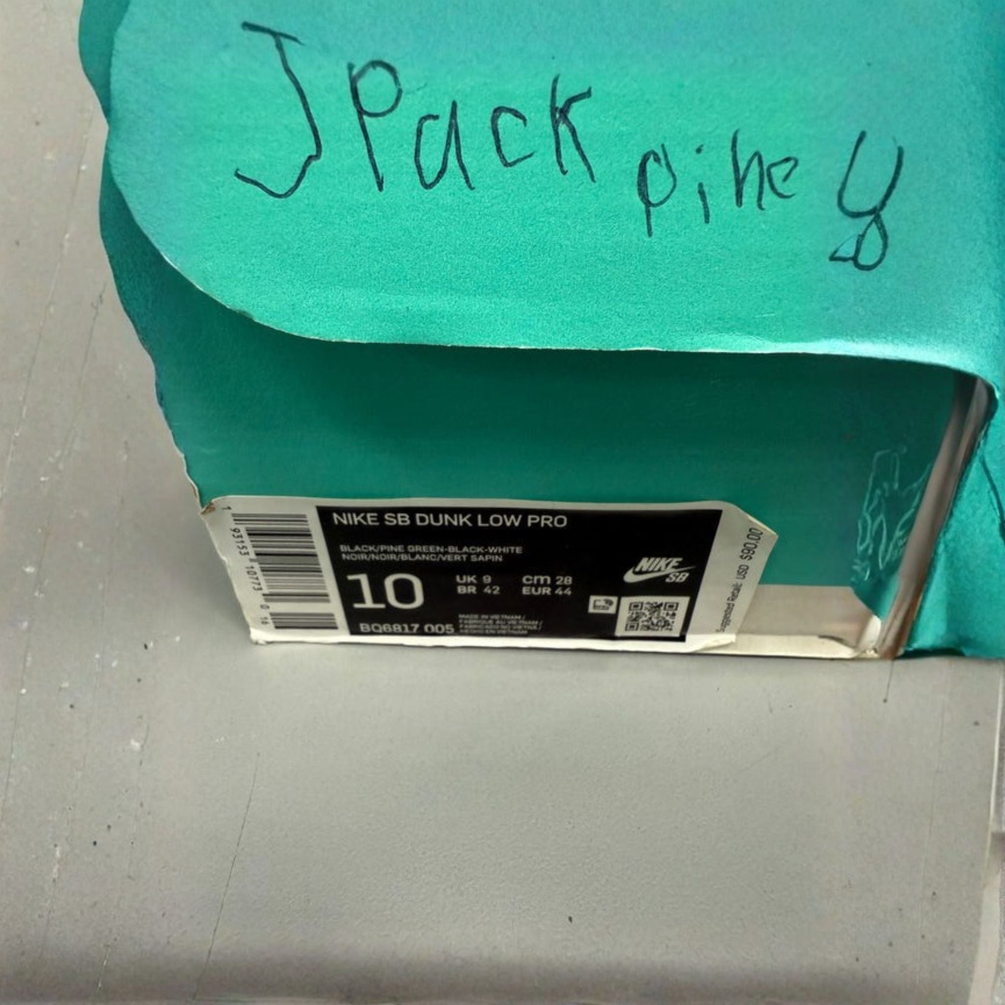 Nike SB Dunk Low “JPack Pine Green” Size 10 Preowned - Hype World