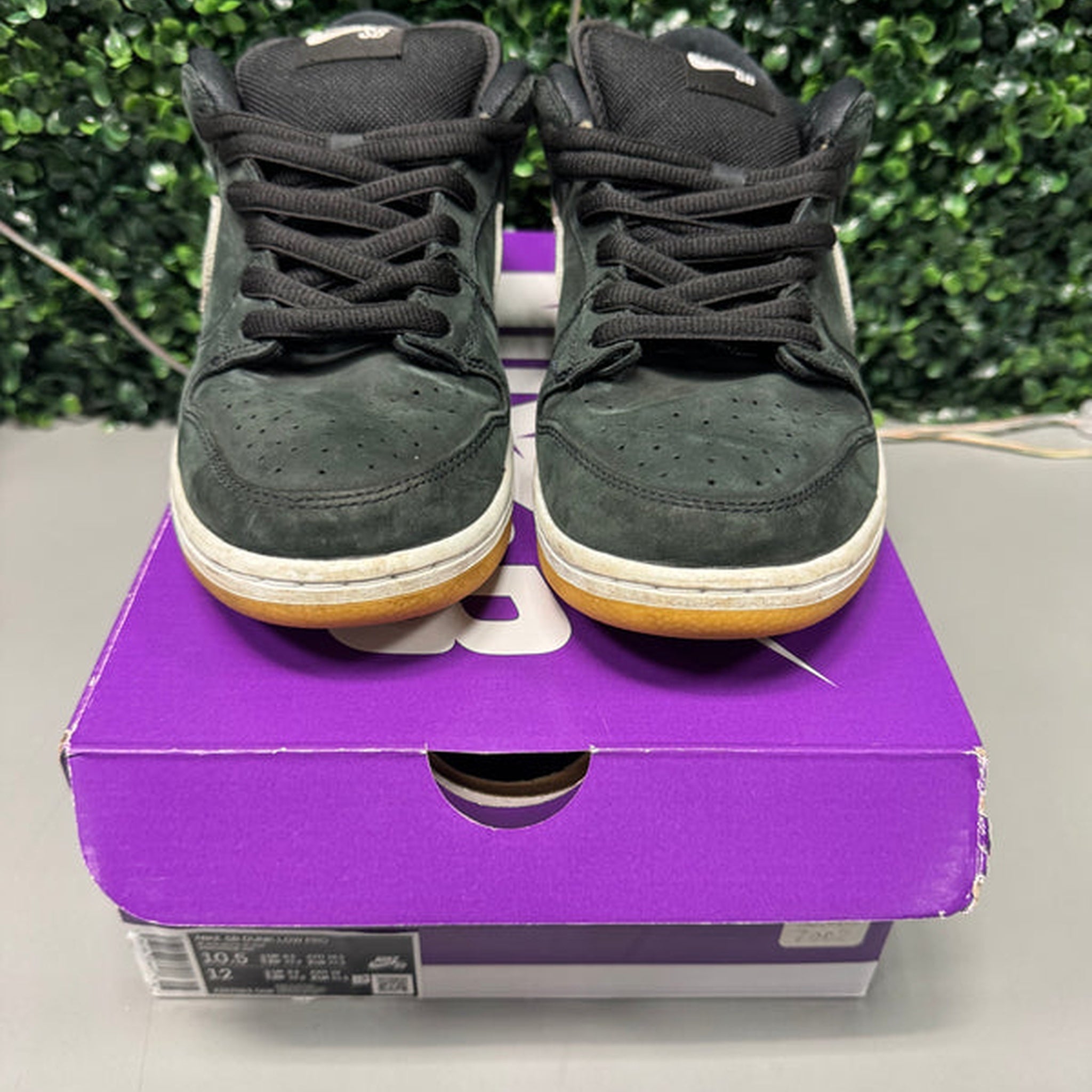 Nike SB Dunk Low Pro "Black Gum" Size 10.5 Preowned - Hype World