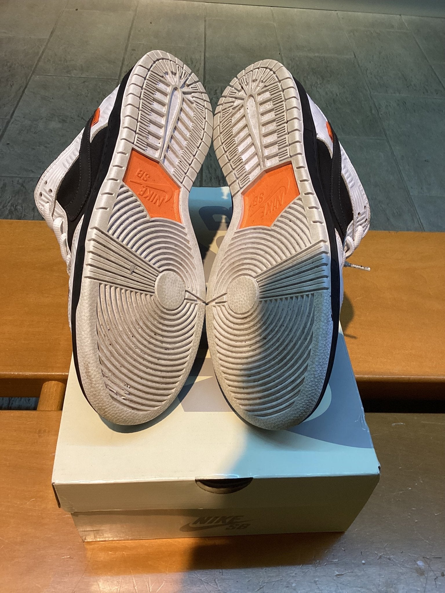 Nike SB Dunk Low (Tightbooth) Preowned - Hype World