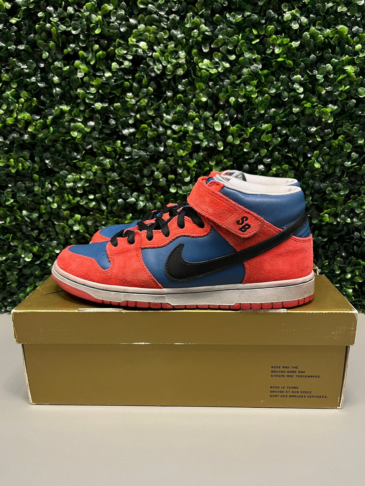 Nike SB Dunk Mid "Spiderman" Size 11 Preowned - Hype World