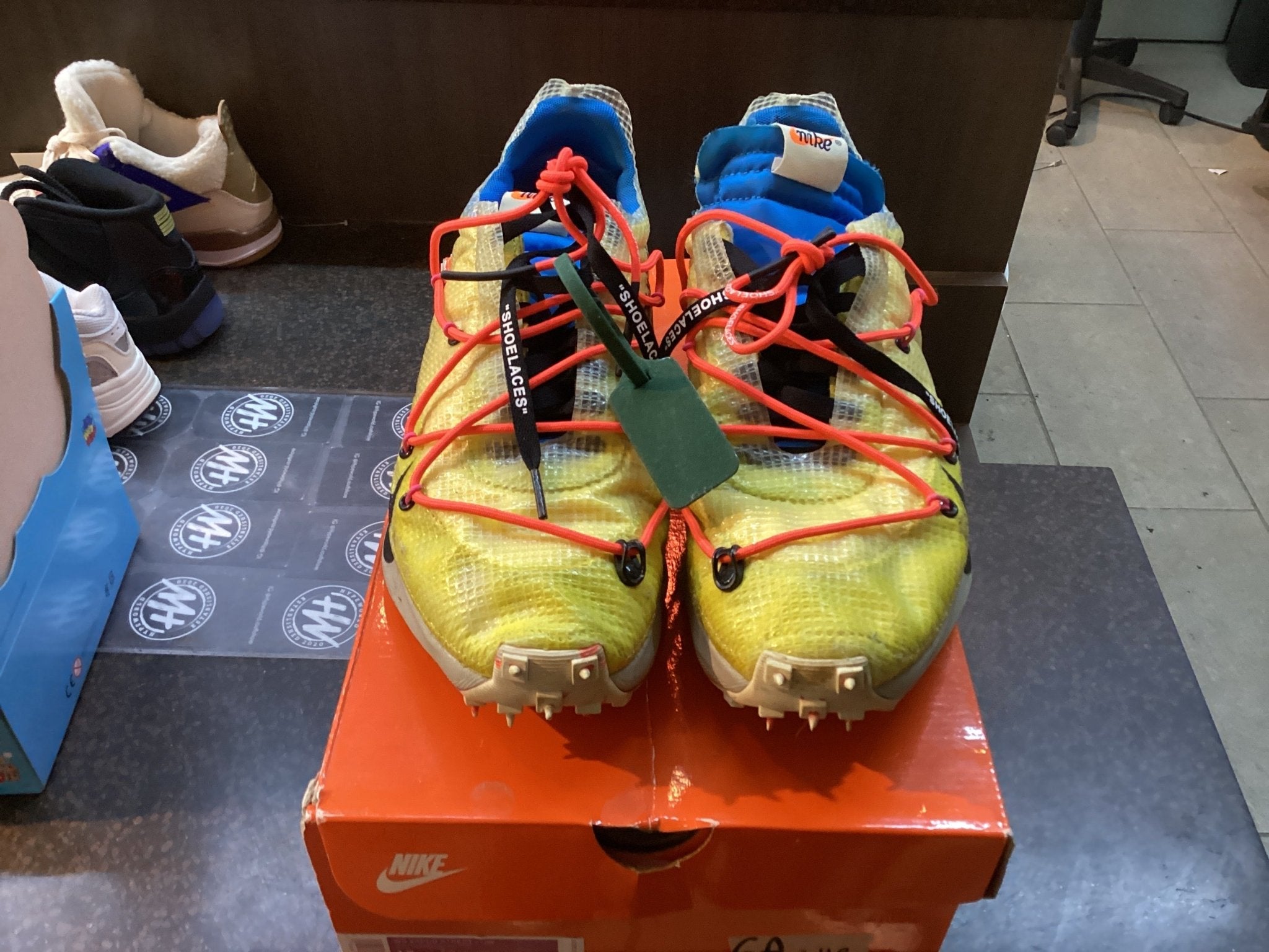 Nike Vapor Street Off-White Tour Yellow (Women’s) 12W/10.5M - Hype World