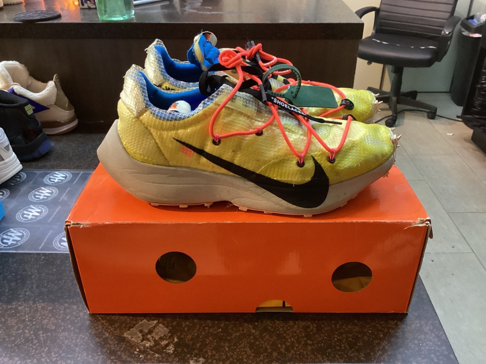 Nike Vapor Street Off-White Tour Yellow (Women’s) 12W/10.5M - Hype World