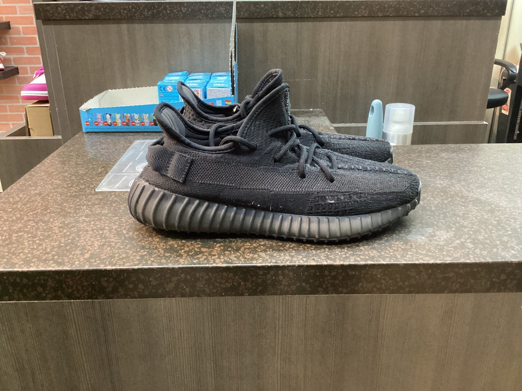 Yeezy 350 “Onyx” Preowned Size 8 No Box - Hype World