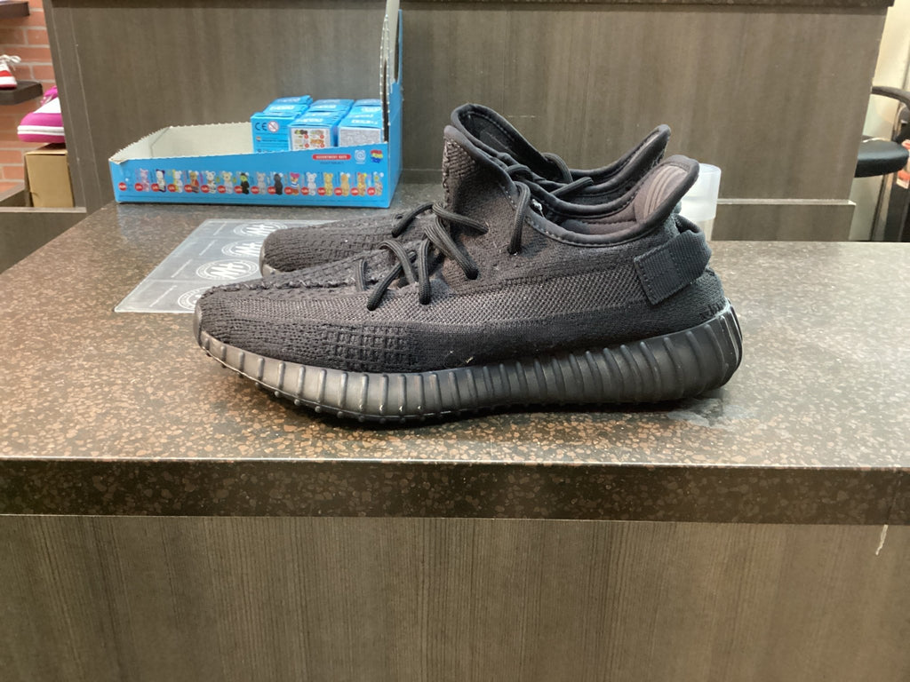 Yeezy 350 “Onyx” Preowned Size 8 No Box - Hype World
