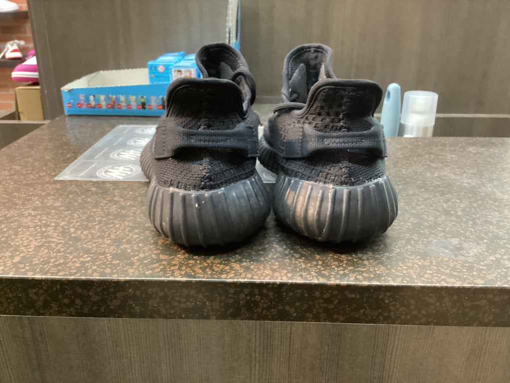 Yeezy 350 “Onyx” Preowned Size 8 No Box - Hype World