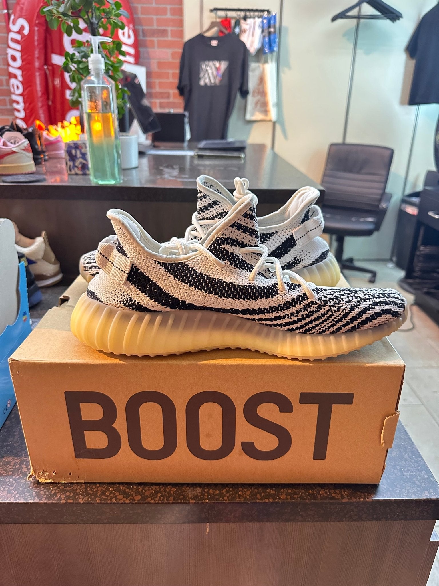 Yeezy 350 "Zebra" Preowned - Hype World