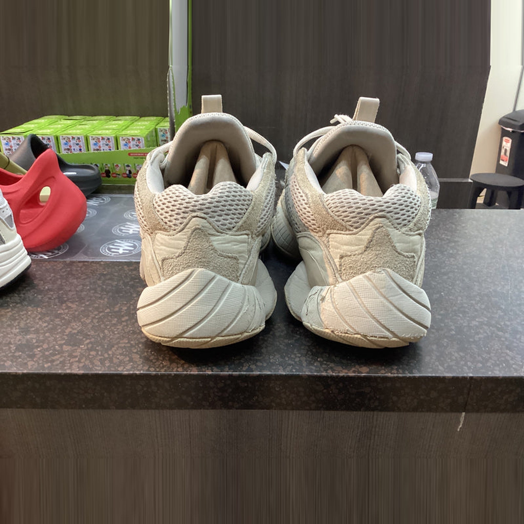 Yeezy 500 “Blush” Preowned Size 11 No Box - Hype World