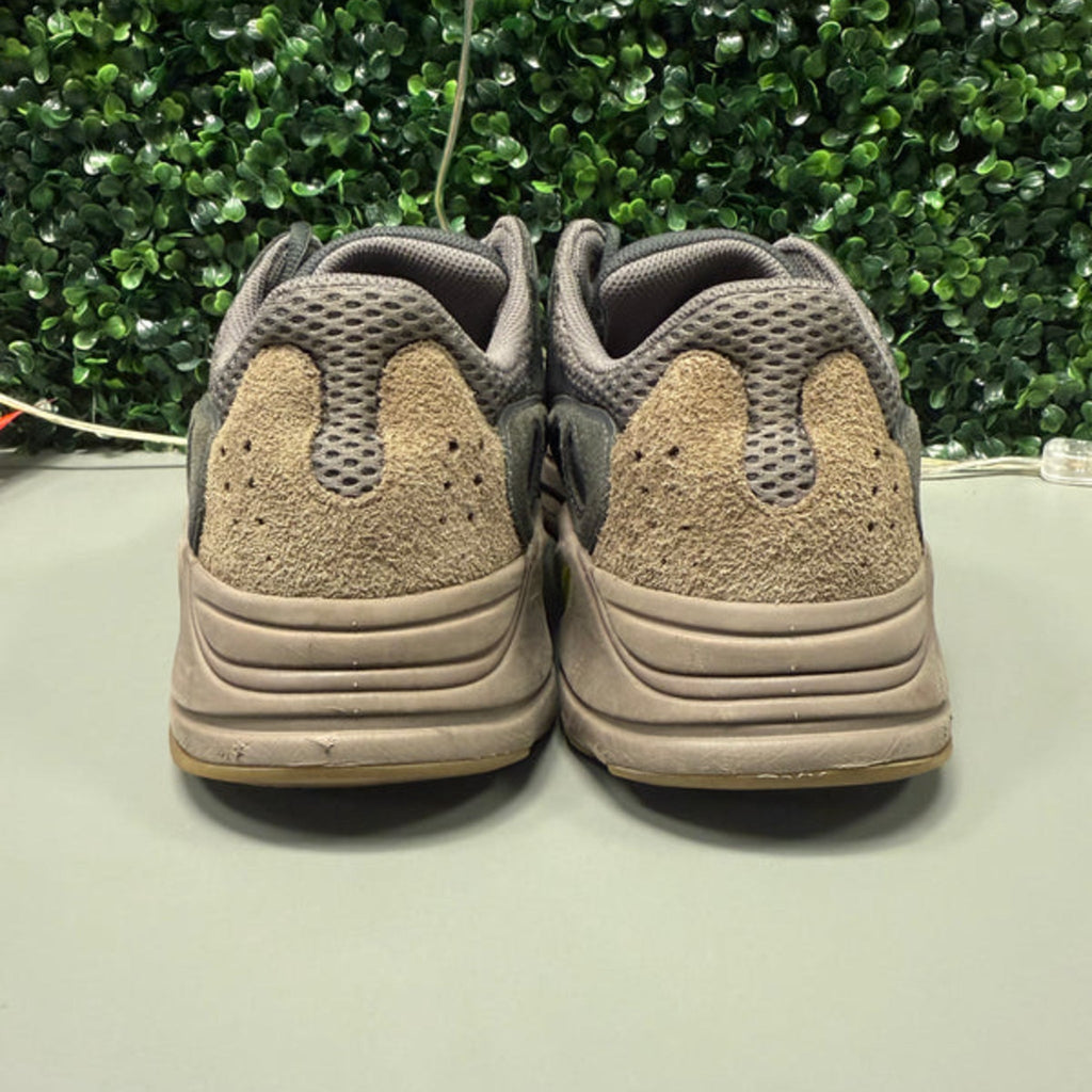 Yeezy 700 V3 "Mauve" Size 12 Preowned - Hype World