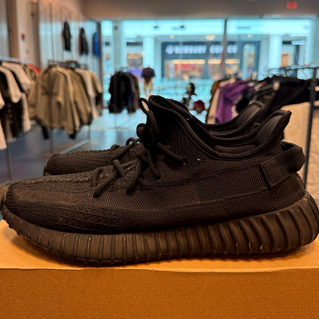 Yeezy Boost 350 "Onyx" Size 13 Preowned - Hype World