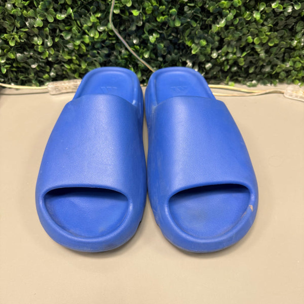 Yeezy Slide "Azure" Size 13 Preowned - Hype World