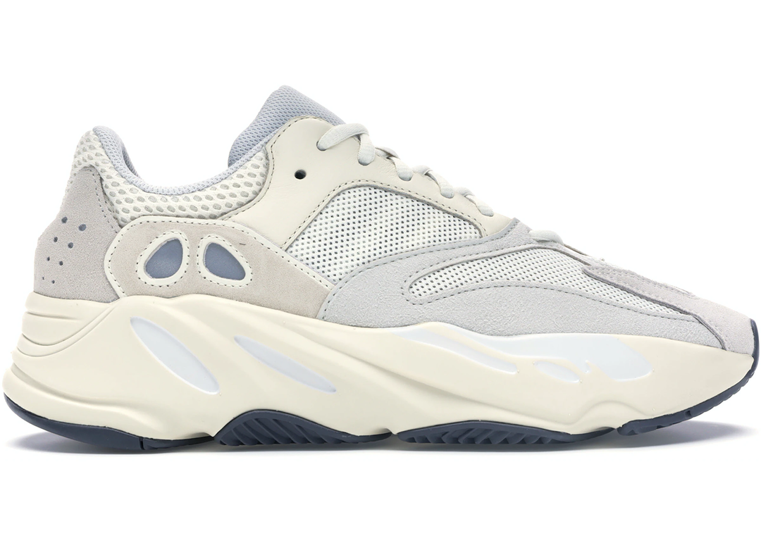 Yeezy 700 "Analog"